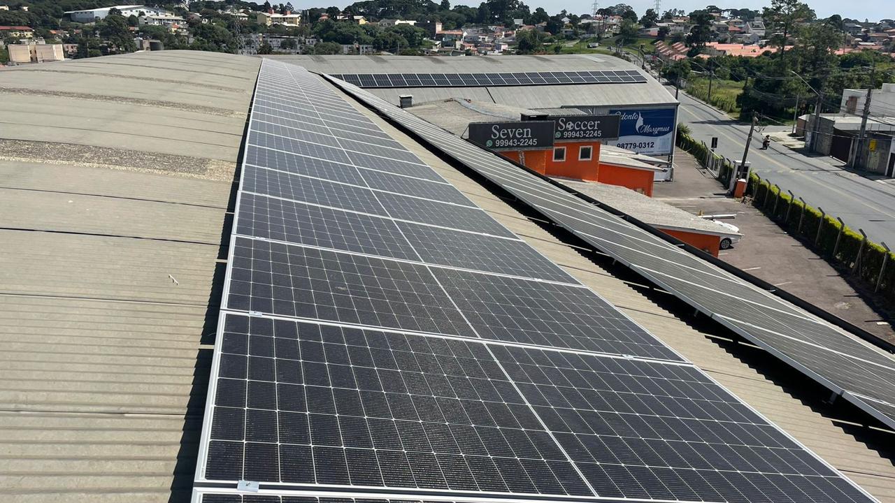 Usina com 100 módulos